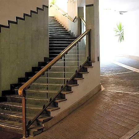 B&B Intrasteverehouse