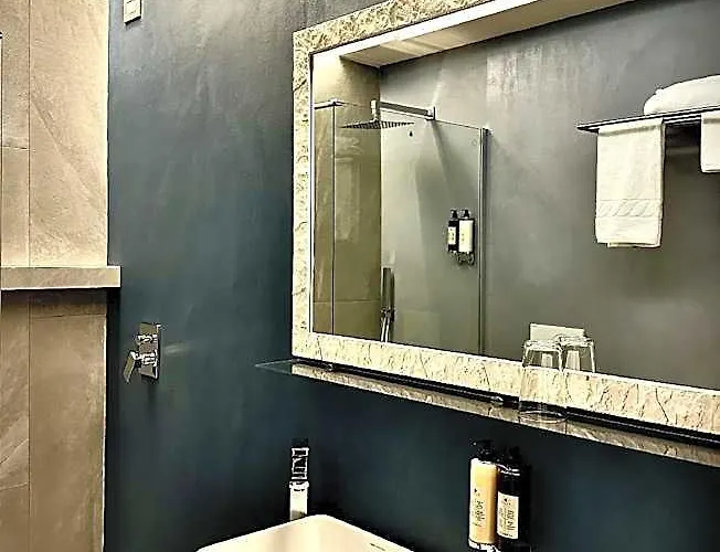 Intrasteverehouse 3*